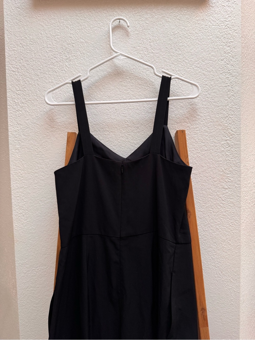 Everlane Black V-Neck Sleeveless Jumpsuit - Picture 10 of 11